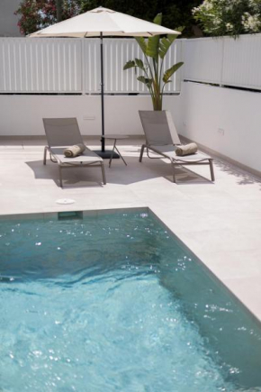 Bossa Bay Suites with Private Pool - MC Apartments Ibiza